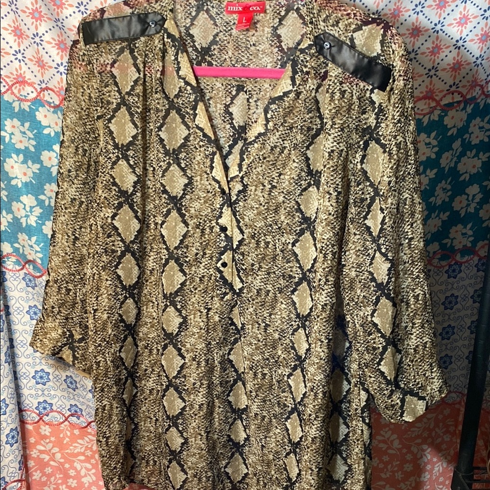 Women's Snake Print Top - Black and Tan
